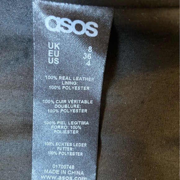 100% Leather Quilted moto Jacket - Picture 2 of 4